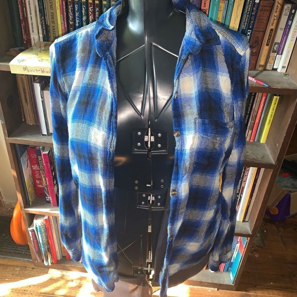 American Eagle blue plaid Ah-mazingly soft S boyfriend fit top